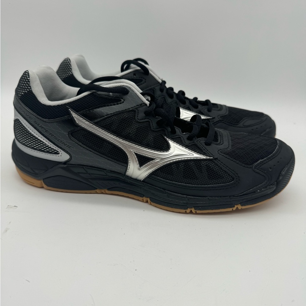 Woman’s Mizuno Wave Supersonic volleyball shoes size 10 black